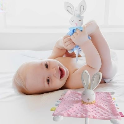 doudou-lapin-rose-blanc-pour-fille