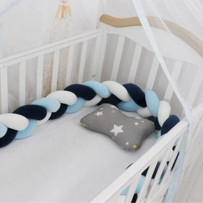 tour-de-lit-tresse-blanc-bleu-moelleux
