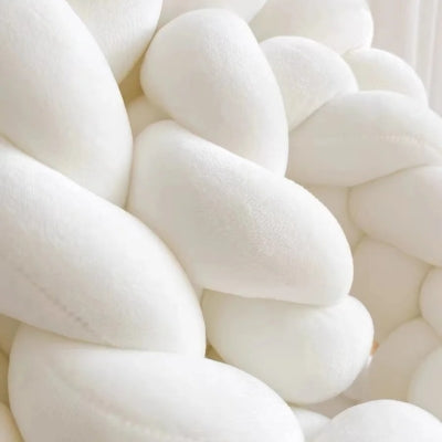 tour-de-lit-tresse-moelleux-pour-berceau-bébé