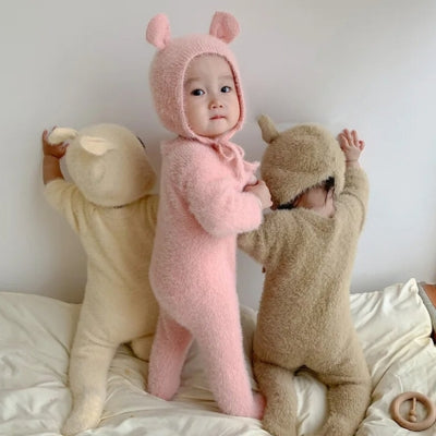 barboteuse-bébé-rose-doux-mignonne