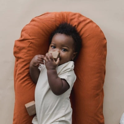 bebe-cocon-couleur-terracotta-confort-assure-pour-bébé