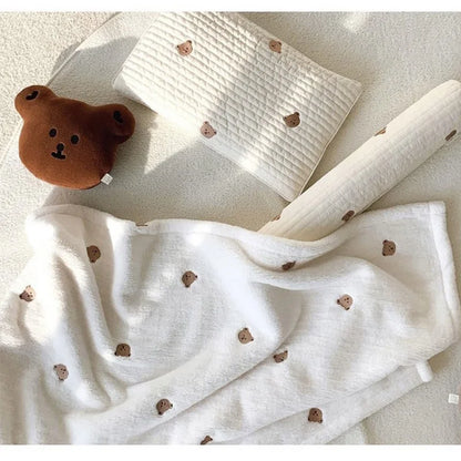 couverture-bébé-blanche-chaude-avec-motif-ourson