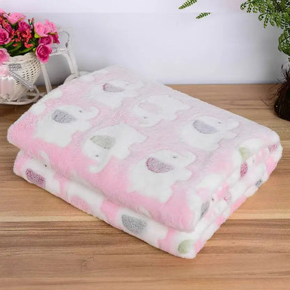 couverture-bébé-rose-avec-éléphants-douce