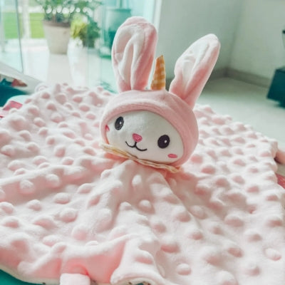doudou-lapin-rose-capuche