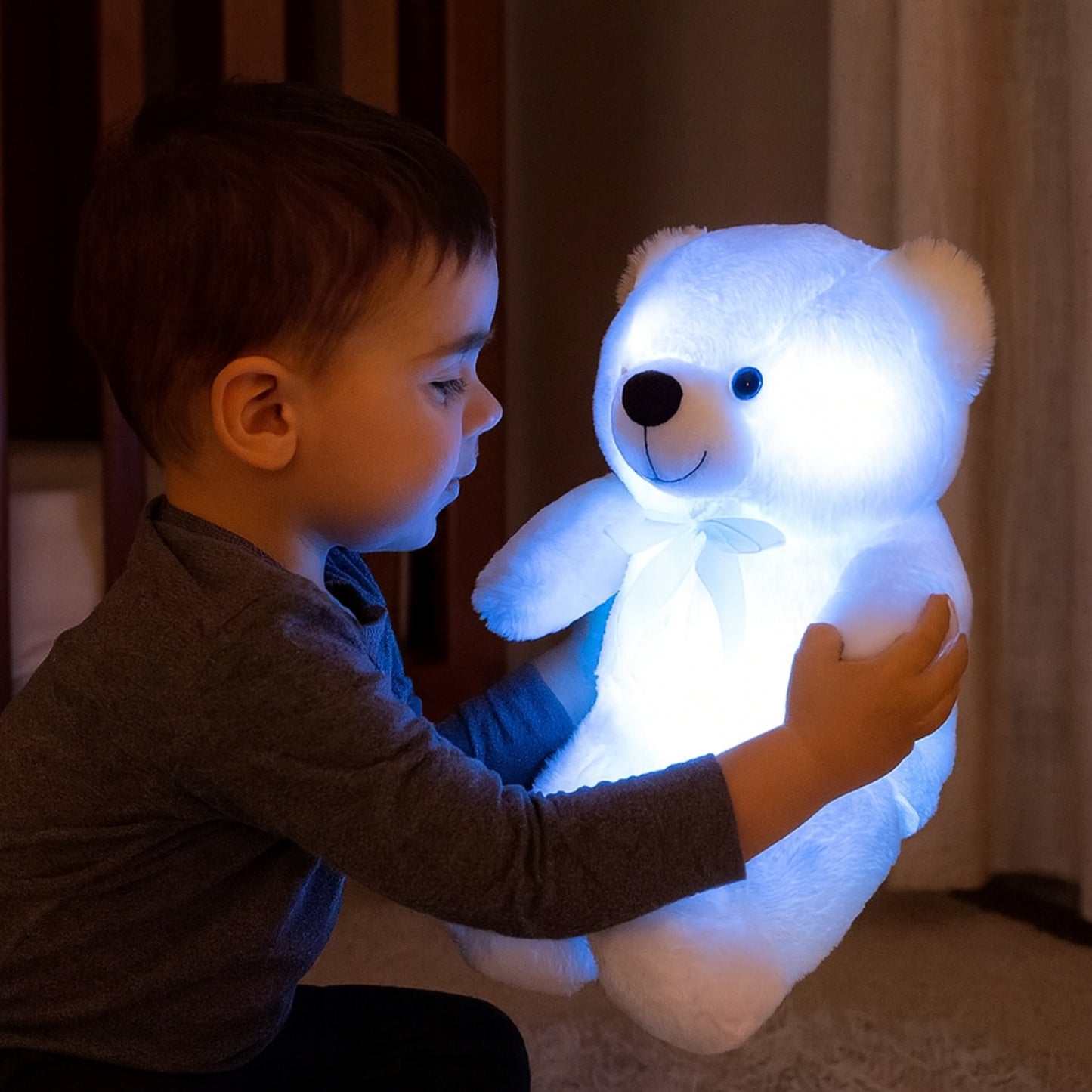 ours-en-peluche-blanc-lumineux-pour-garcon-doux