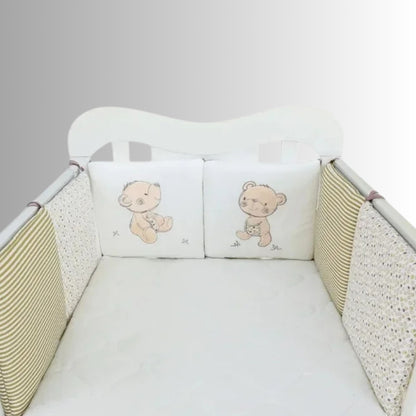 tour-de-lit-bébé-beige-blanc